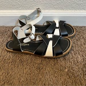 Salt Water Women’s Sandals Black White Size 6 Made In USA